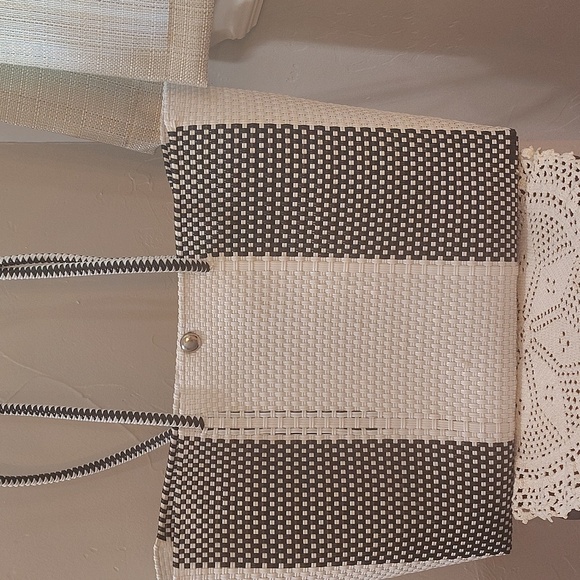 TRUSS Large Tote in Black And White Color Block - Picture 3 of 6